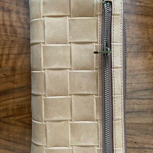 Fossil zip around wallet